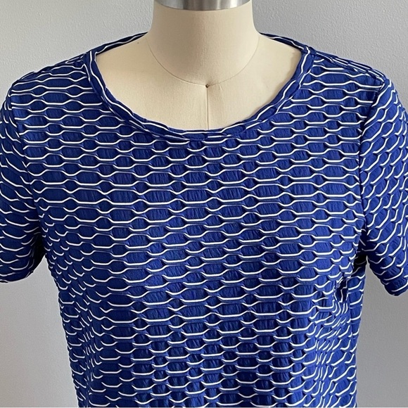 East 5th Petite Blue and White Top- Size Medium Petite- NWT - Picture 2 of 6